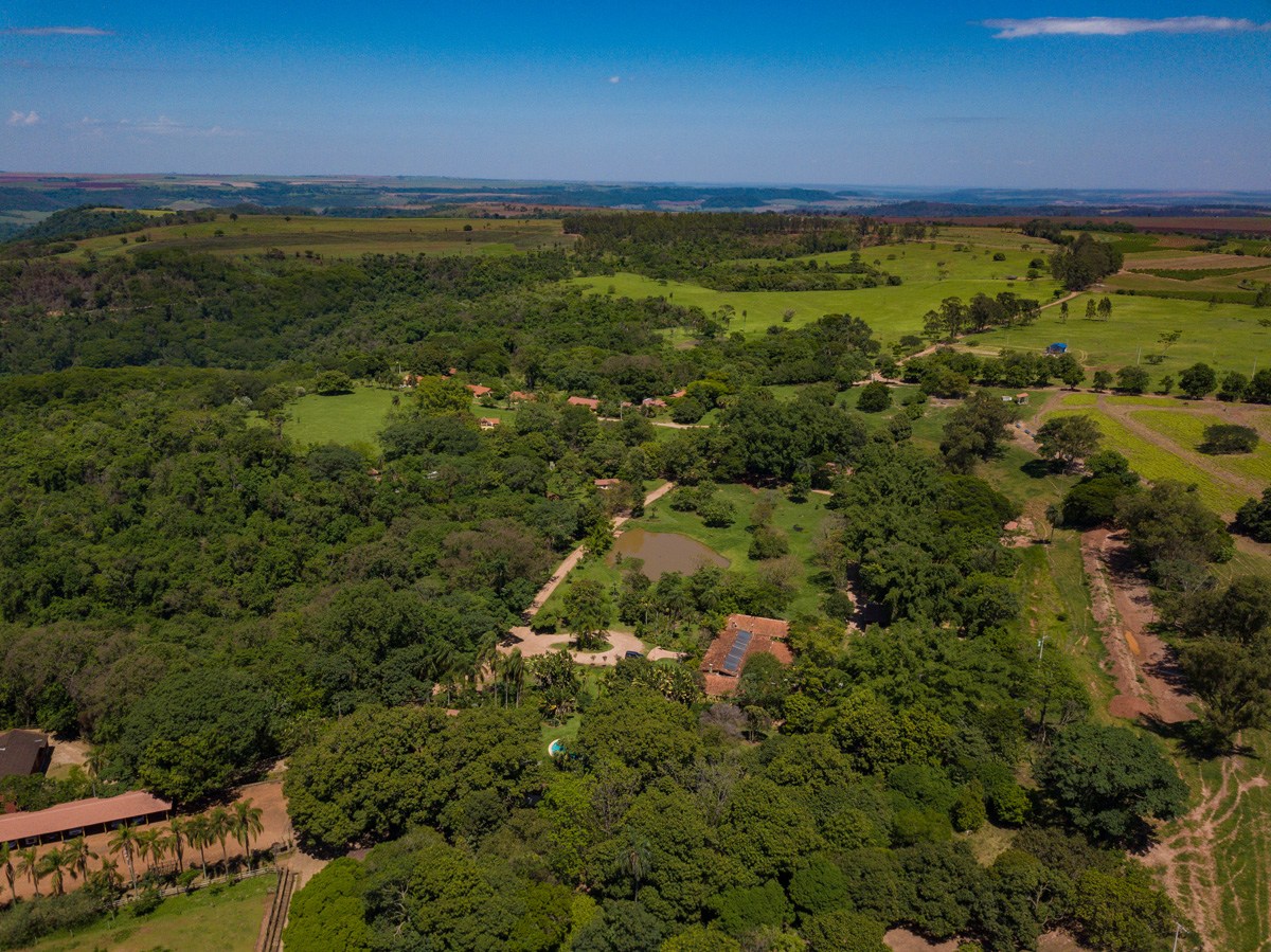 Vista aérea da Fazenda Bela Vista e da paisagem ao redor
