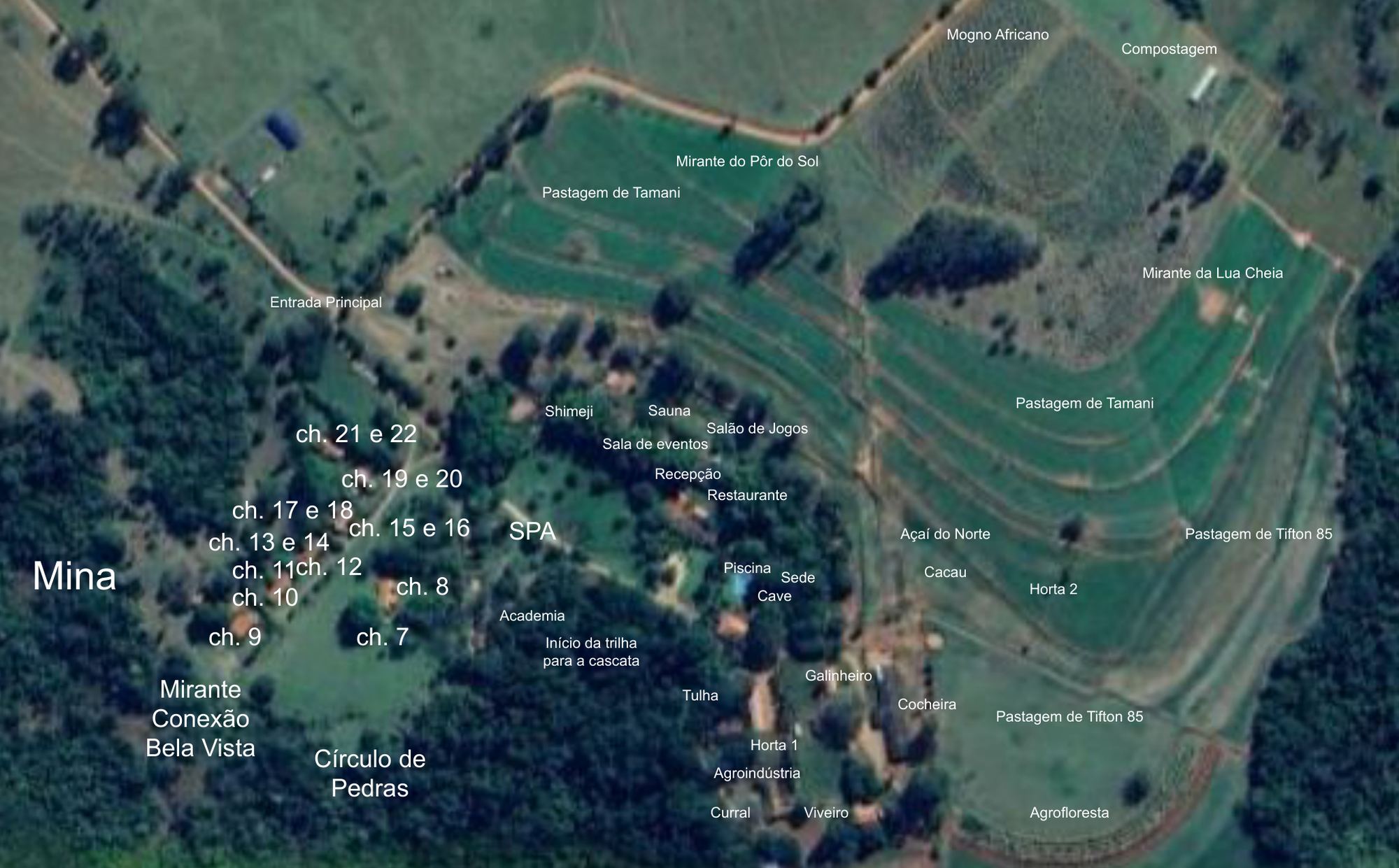 Mapa aéreo do centro do hotel com chalés 7 a 22, recepção, restaurante, sede, Cave, piscina, SPA, sauna, academia, início da trilha para a cascata, mirantes e áreas de cultivo